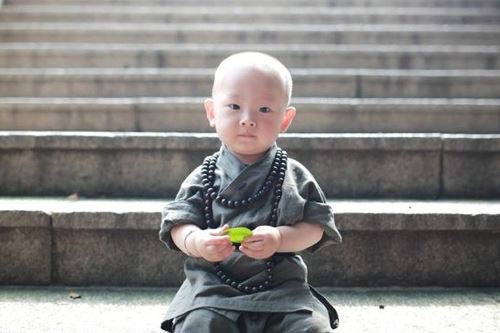 如何给宝宝挑选合适的剃头吉日 参考老黄历上的黄道吉日