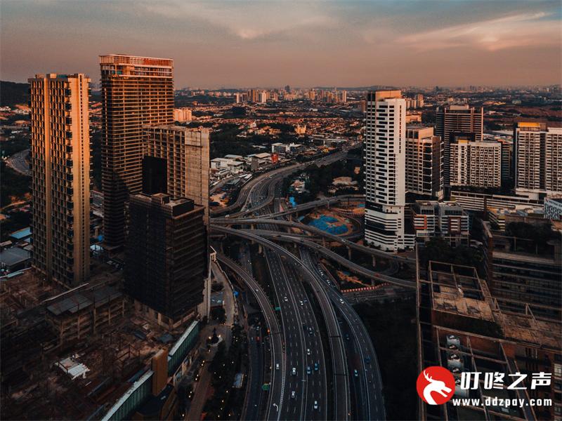 处女座男和双鱼座女该怎么谈恋爱(处女座男和双鱼座女配对指数分析)
